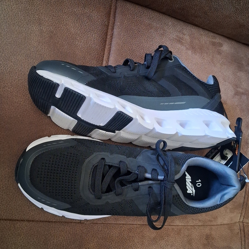 Avia Men's Lite Runner XR Black and White Athletic Sneakers Size 10